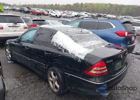 2005 Mercedes-Benz C 230 Kompressor Sport из США, поврежденный, VIN WDBRF40J75F679709